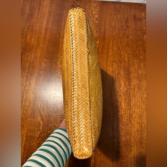 Gold Handle Woven Wicker Envelope Tote Purse - Picture 7 of 8